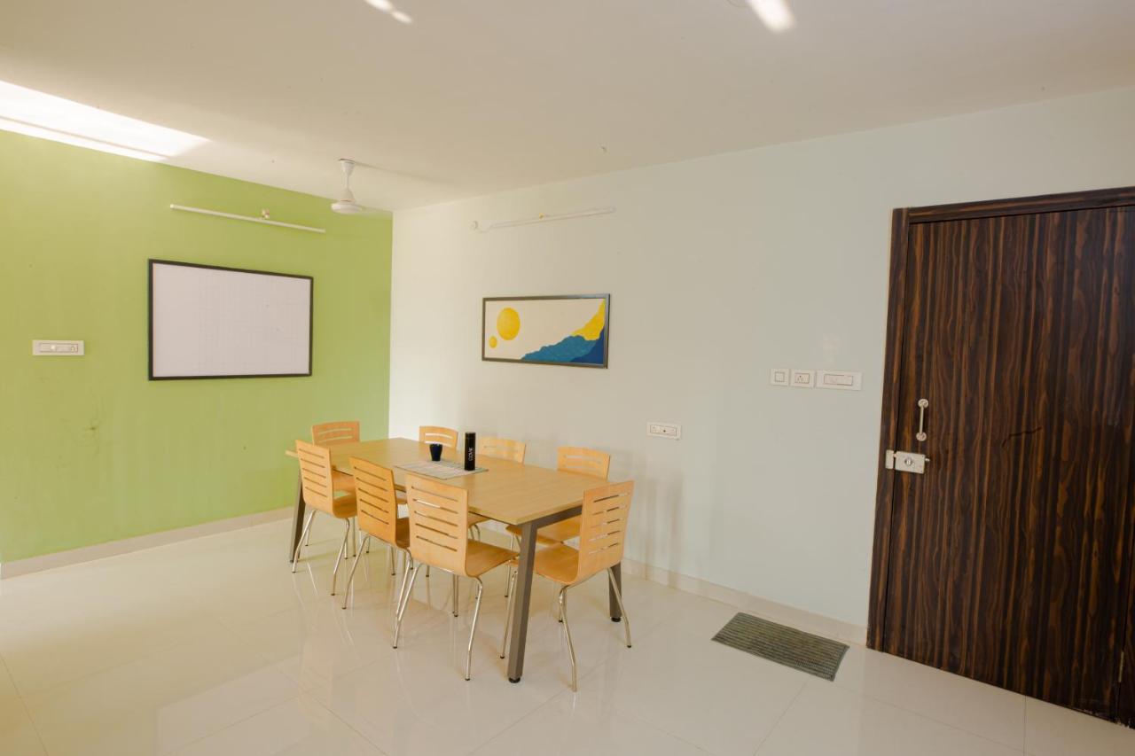 Auberge de jeunesse Covie Kharghar 200 à Navi Mumbai Extérieur photo